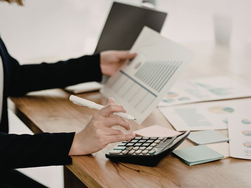 o que é iva no contrato pj prática