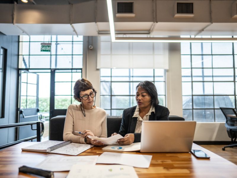 o que é iva no contrato pj prestadores