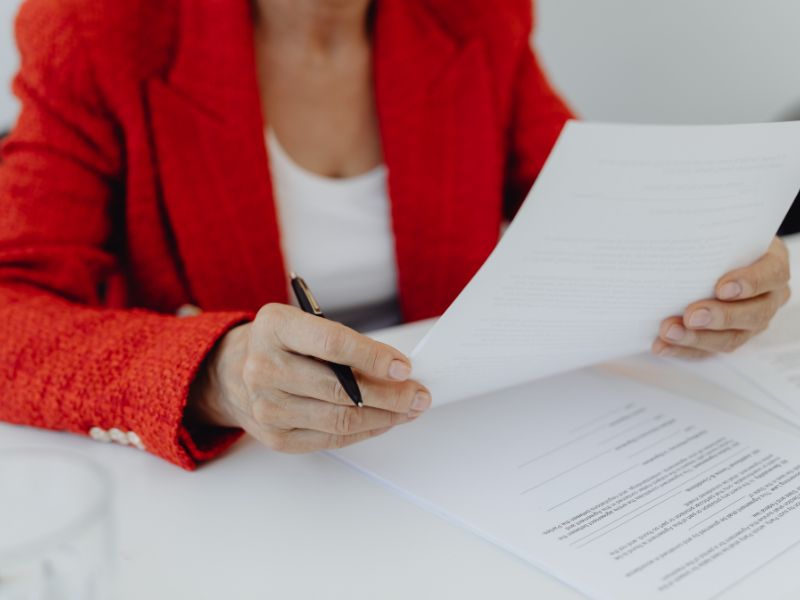 o que é iva no contrato pj